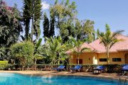 Chanya Lodge swimming pool