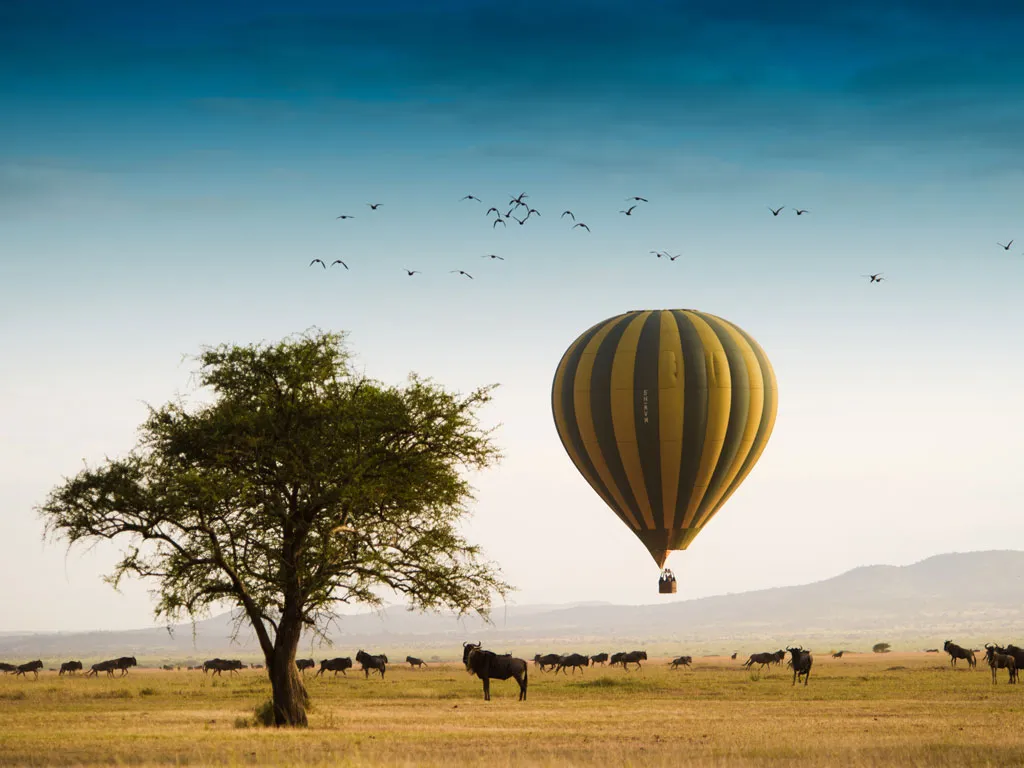 Ballon flying over Serengeti